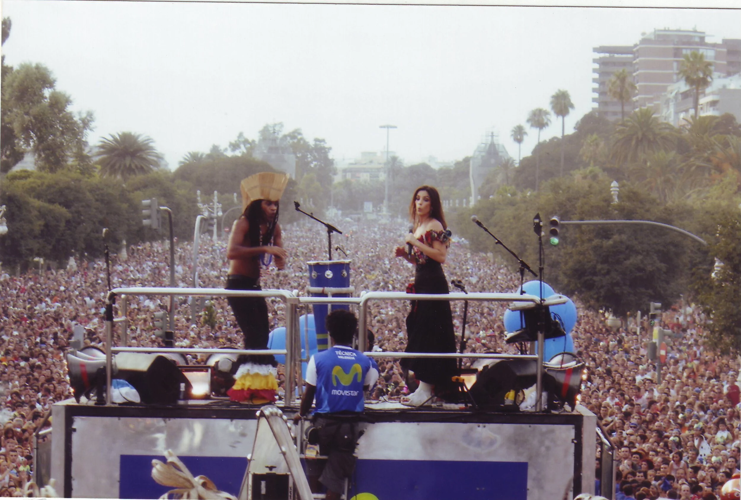 50. Artist Carlinhos Brown performing alongside Brazilian singer Ivete Sangalo during a street carnival party in Valencia, Spain, 2005. Courtesy of the artist