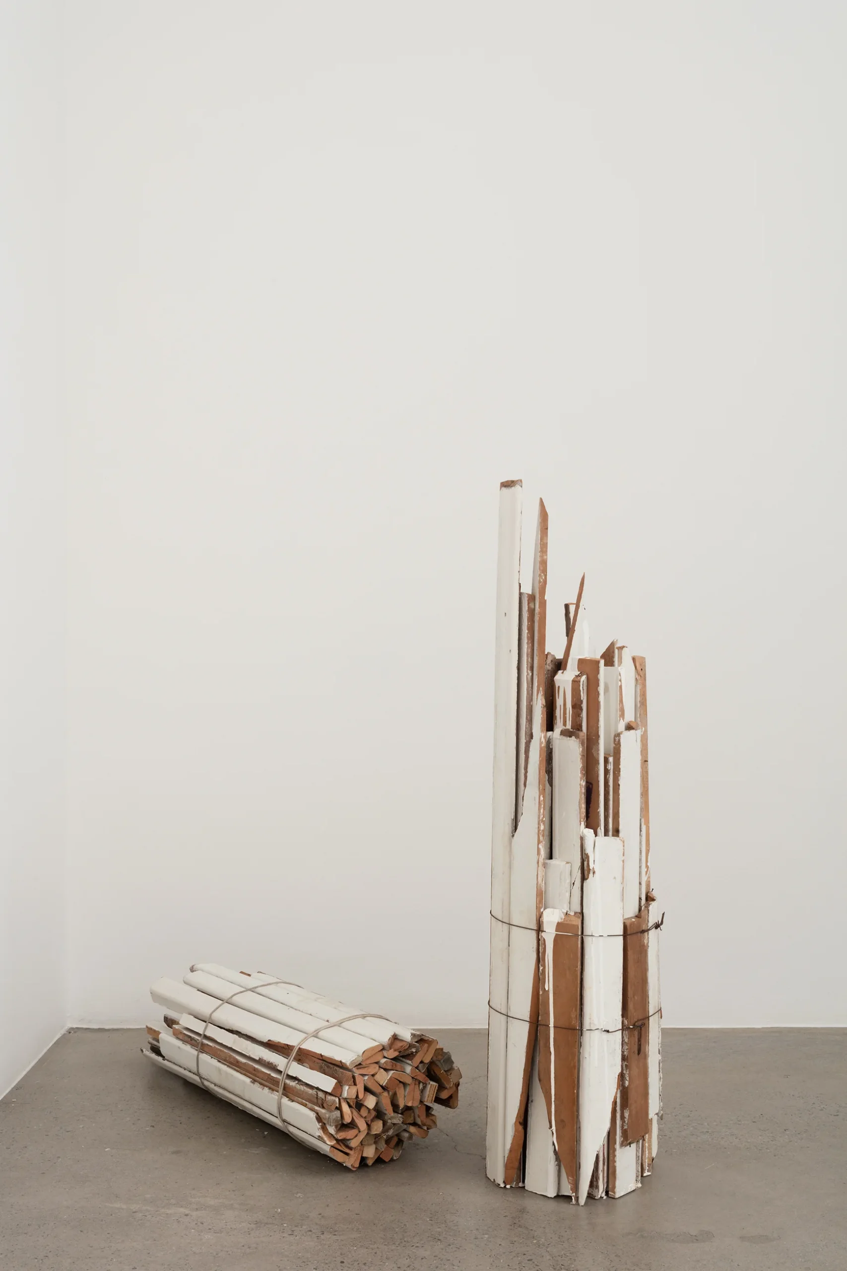 3. Untitled, Fernanda Gomes, 2016. Galeria Luisa Strina, São Paulo. Image: Pat Kilgore. Courtesy of Galeria Luisa Strina.