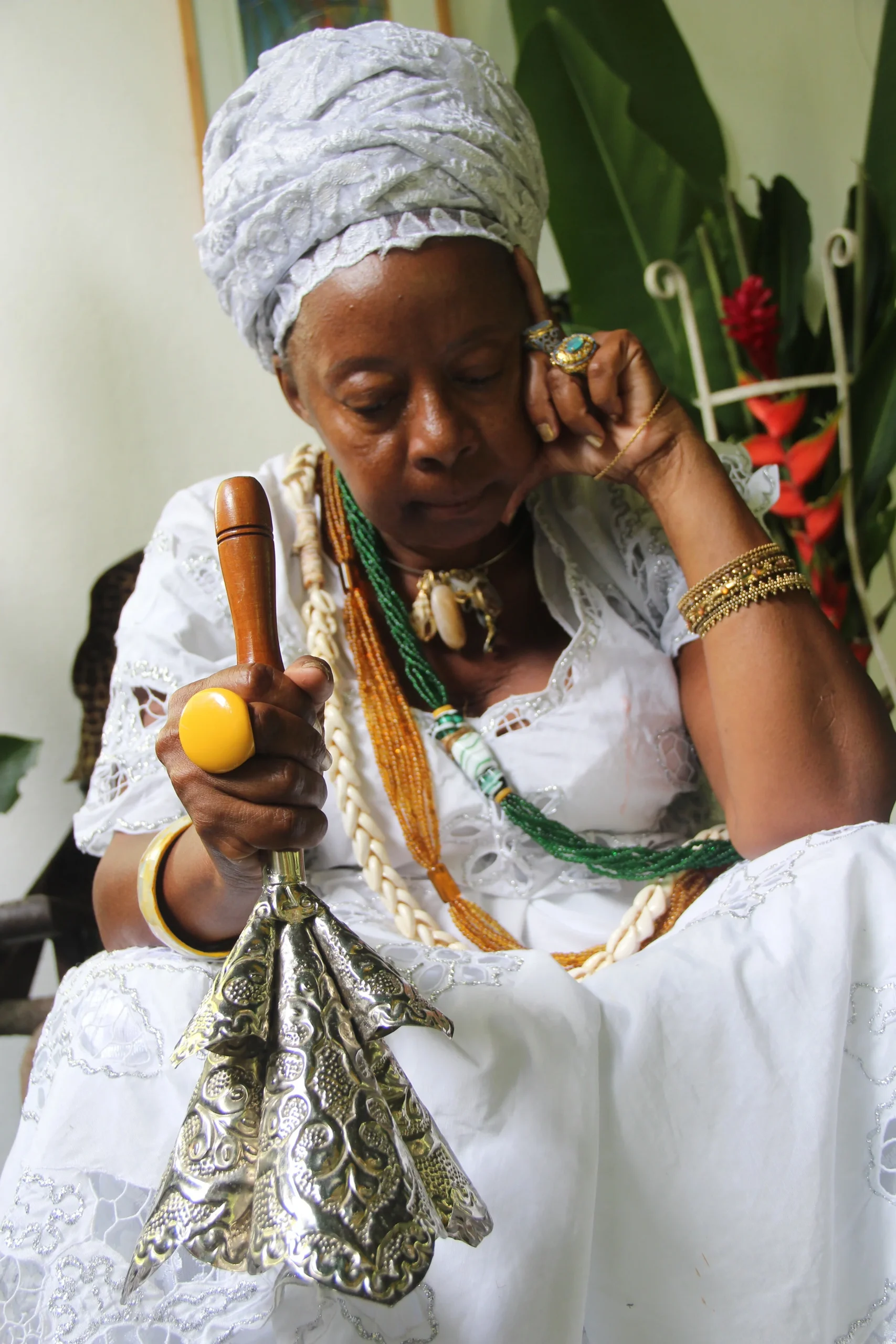 23. Ialorixá and actress Alba Darabi filming Part I of Candomblé . Image: Orquídea Marques