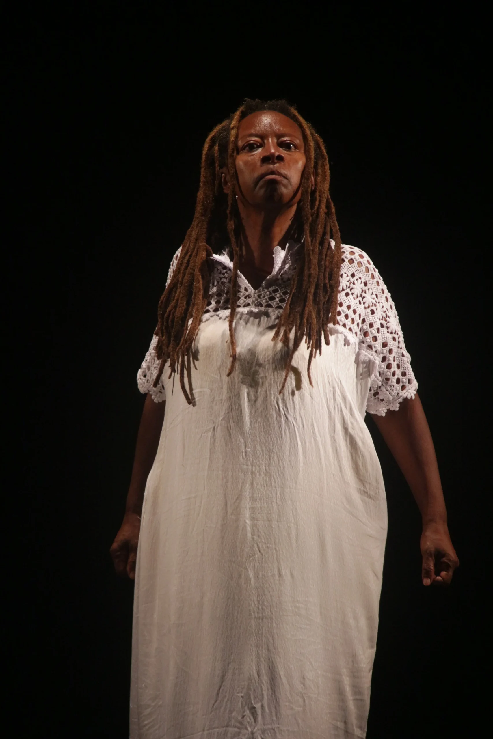 26. Actress Alba Darabi performing Part III of Candomblé . Image: Orquídea Marques. Municipal Theatre of Ilhéus