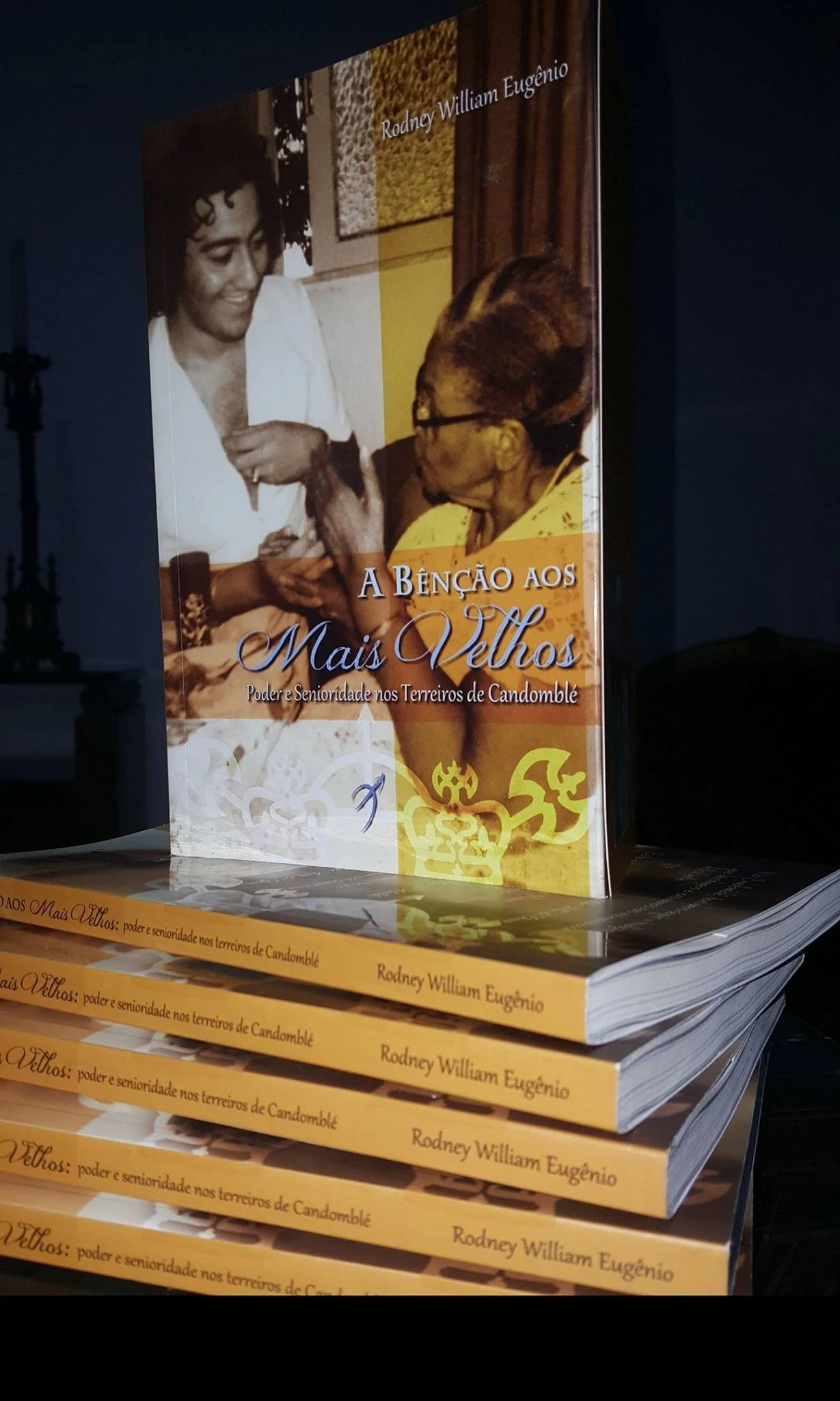 43. Book cover: A benção dos mais velhos. Author: Rodney William